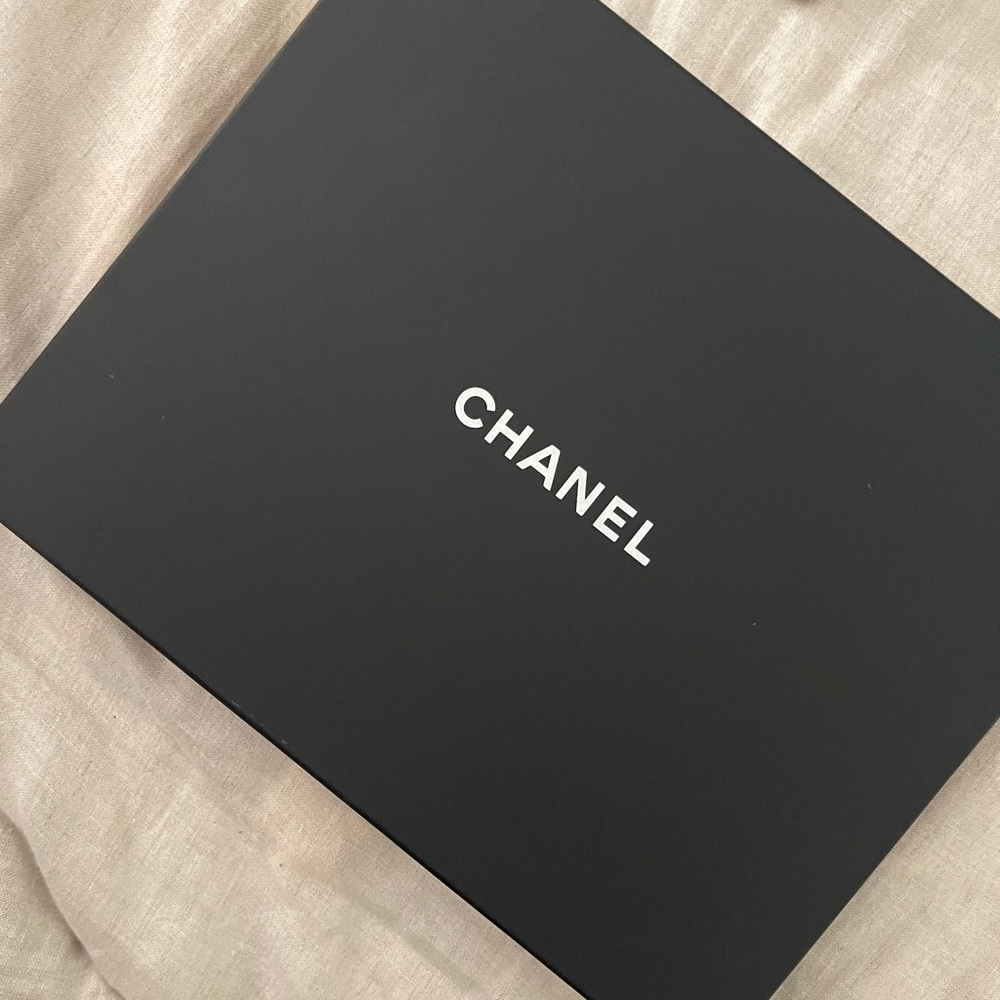 Authentic Chanel pendant necklace with original packaging - Picture 5 of 5